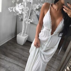 Romantic White Lace Maxi Dress